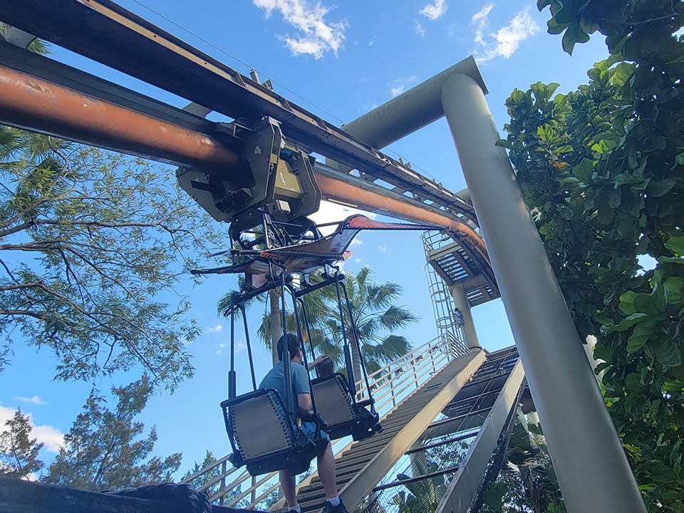 Pteranodon Flyer Vehicle and Riders