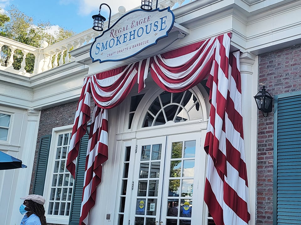regal eagle smokehouse at epcot