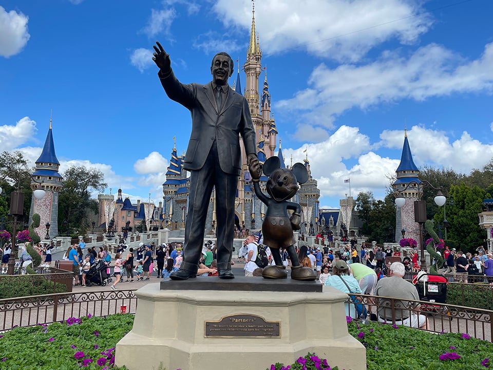 Magic Kingdom Walt Disney Statue