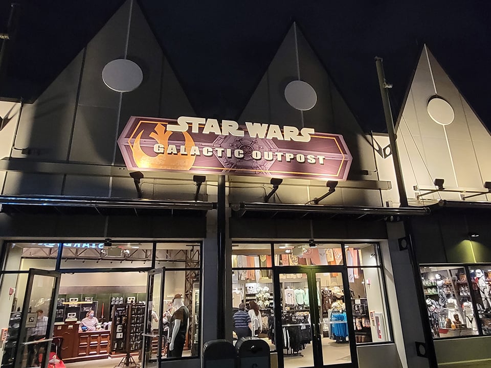 Disney Springs Star Wars Galactic Outpost Store Exterior