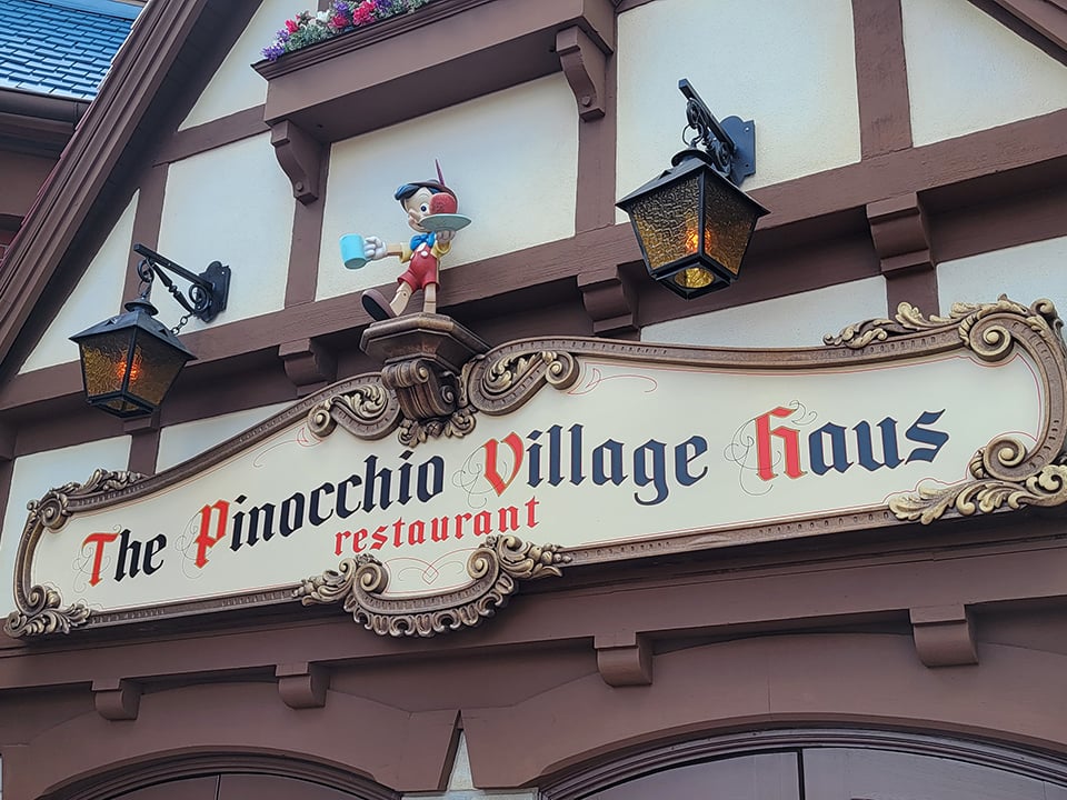 Pinocchio Village Haus Exterior Magic Kingdom