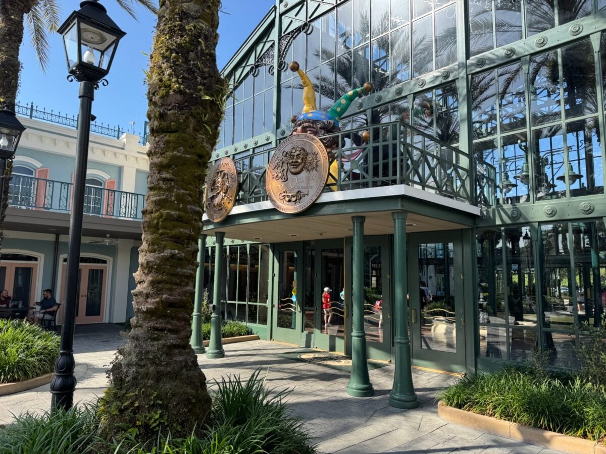 The courtyard at Port Orleans: French Quarter. (©John Gullion/Hey Orlando).