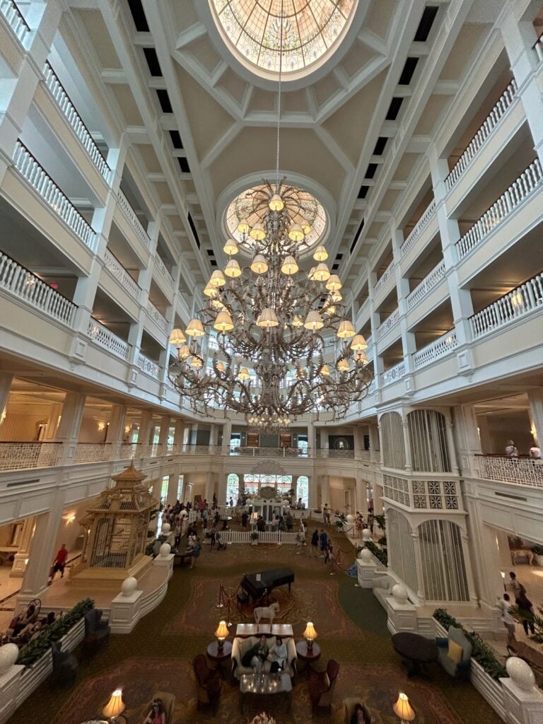 One of the benefits of staying at the Grand Floridian, are the live piano concerts held periodically in the main lobby, (©Sofia Gullion/Hey Orlando).