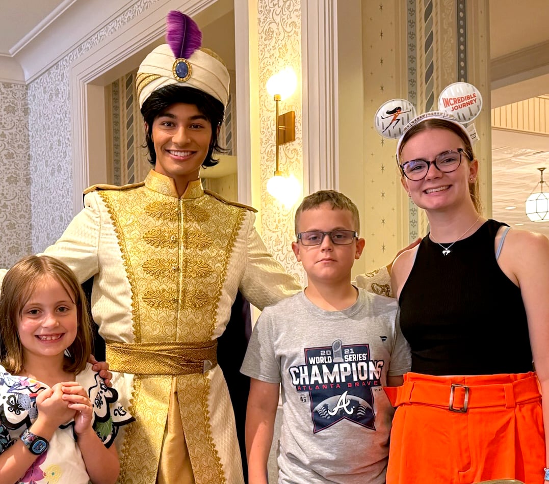 Prince Ali, aka Aladdin, meets with guests at 1900 Park Fare. (©John Gullion/Hey Orlando.)