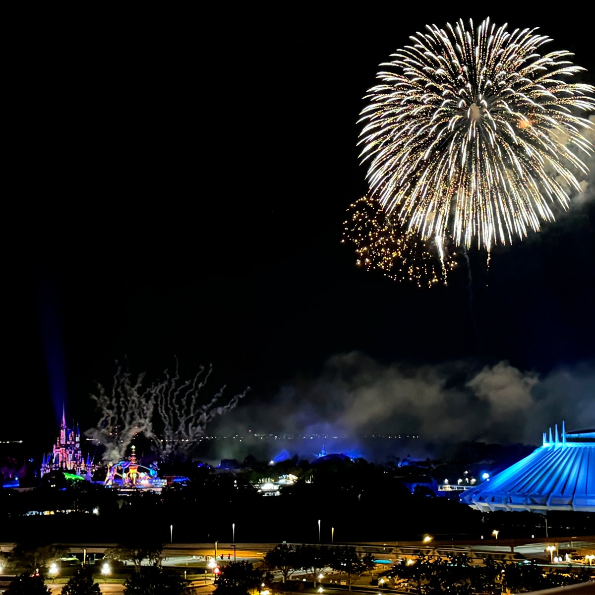 The best way to view Fourth of July fireworks next year - America's 250th Birthday - may be from one of the Deluxe Resorts with a theme park view. (© John Gullion/Hey Orlando).