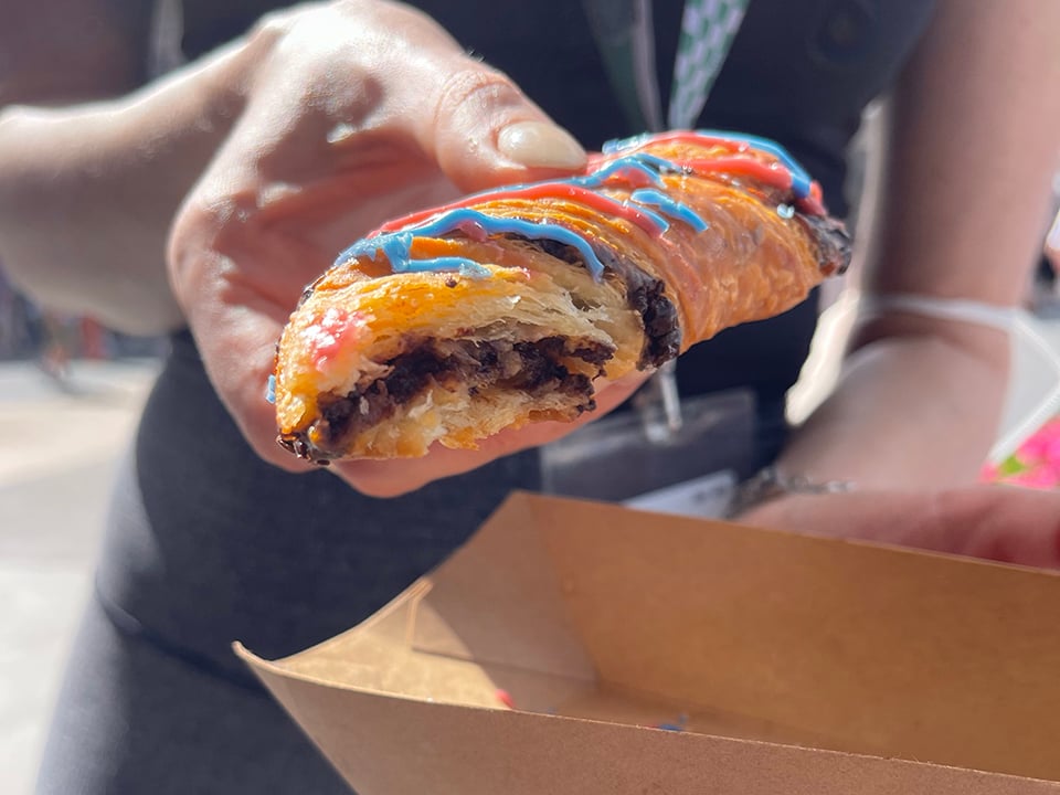 inside of a cheshire cat tail at disney world