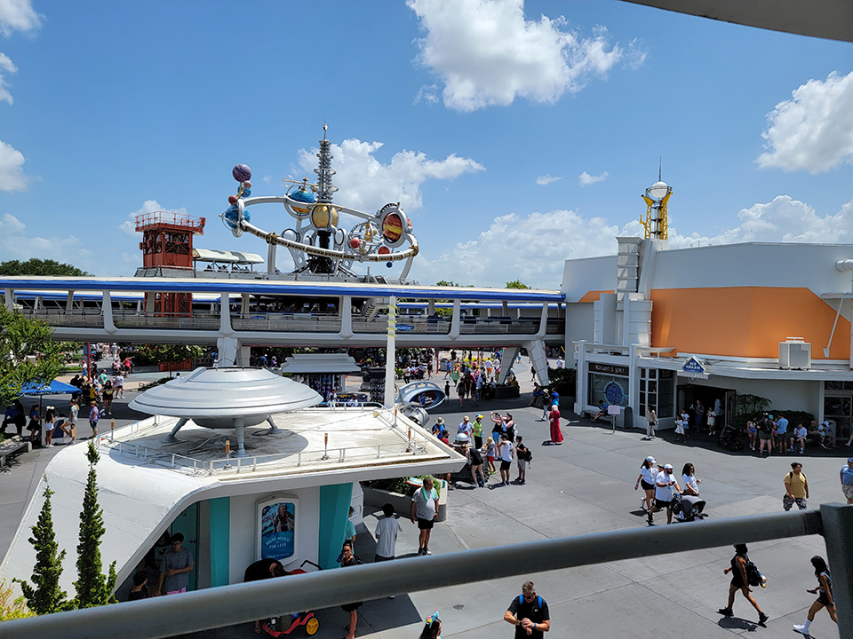 peoplemover in tomorrowland view
