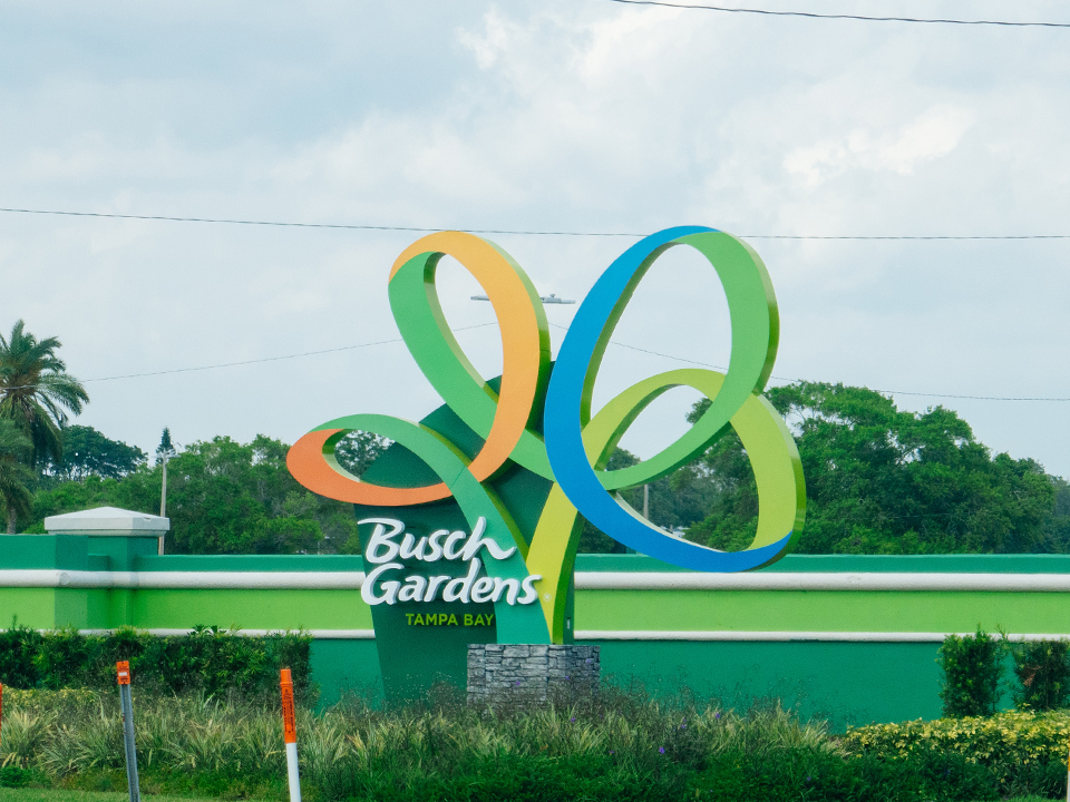 entrance sign for busch gardens in tampa bay